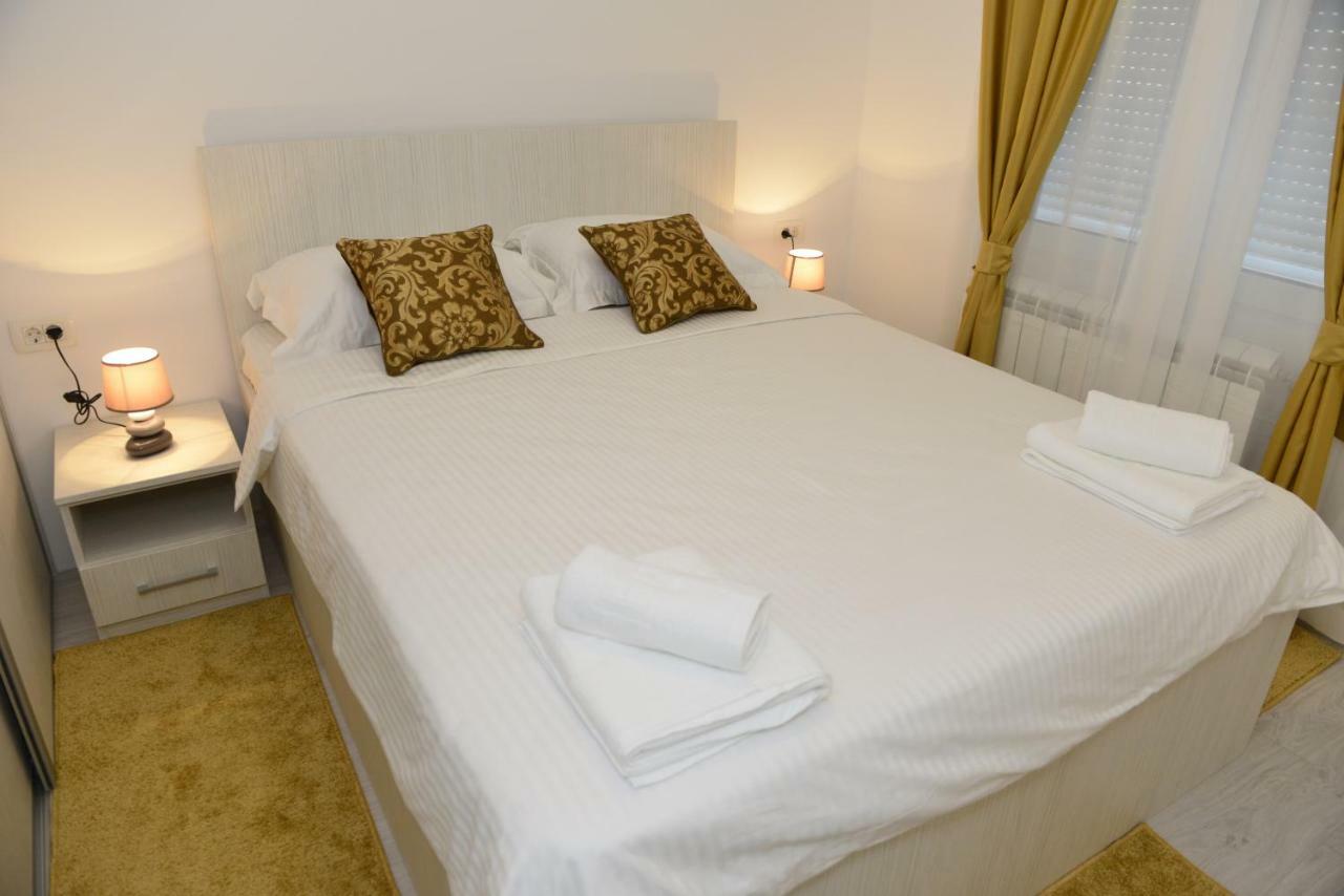 Apartmani Stefanija Tivat Buitenkant foto