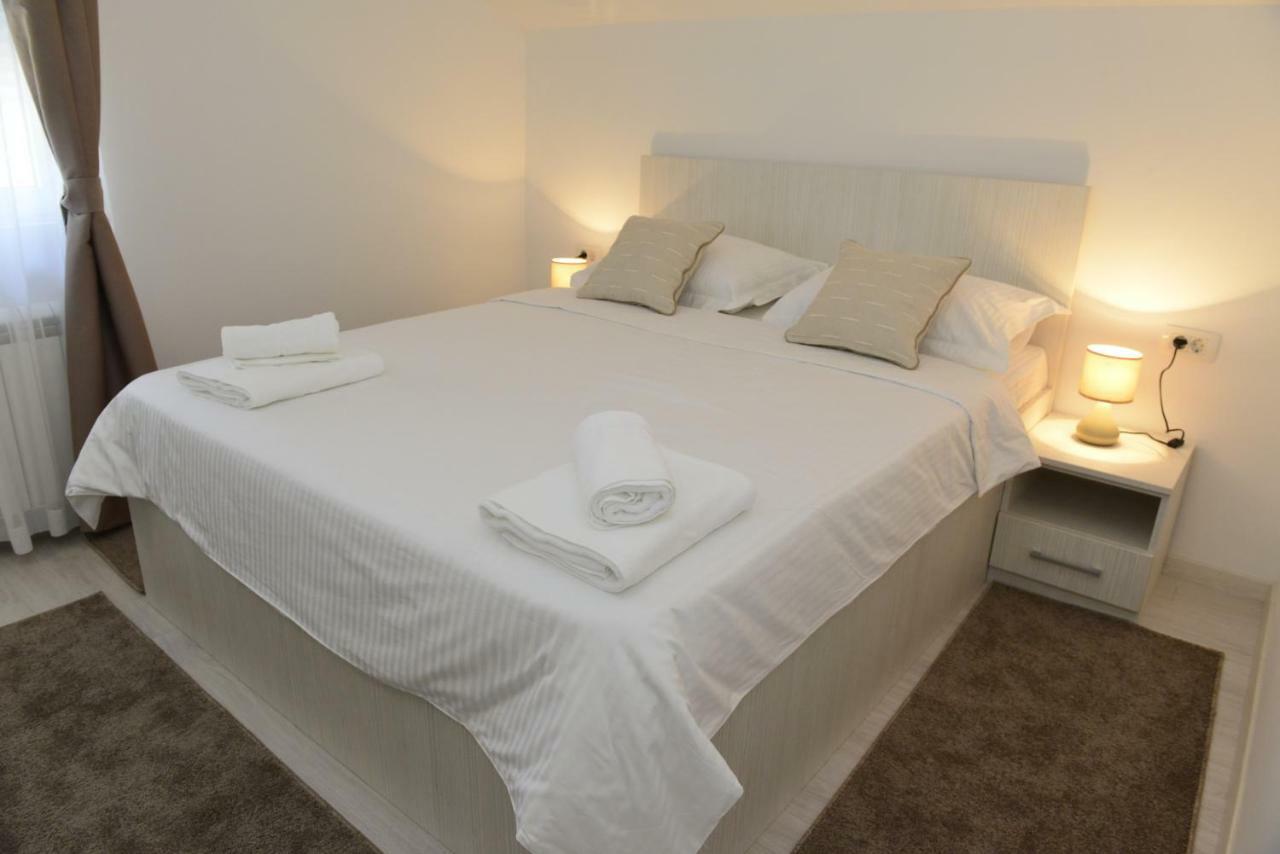 Apartmani Stefanija Tivat Buitenkant foto